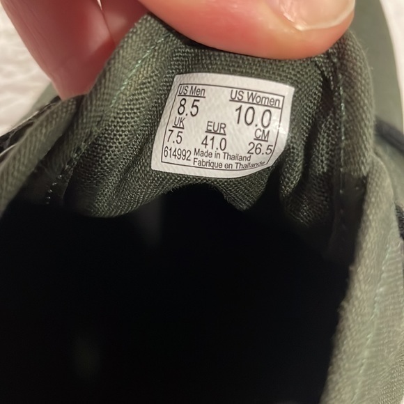 Vans Mens Size 8.5 Green Original and now iconic style sneaker rare color - Picture 9 of 9